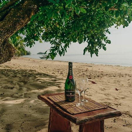 Playa Encantada Beach Resort Ел Нидо Екстериор снимка
